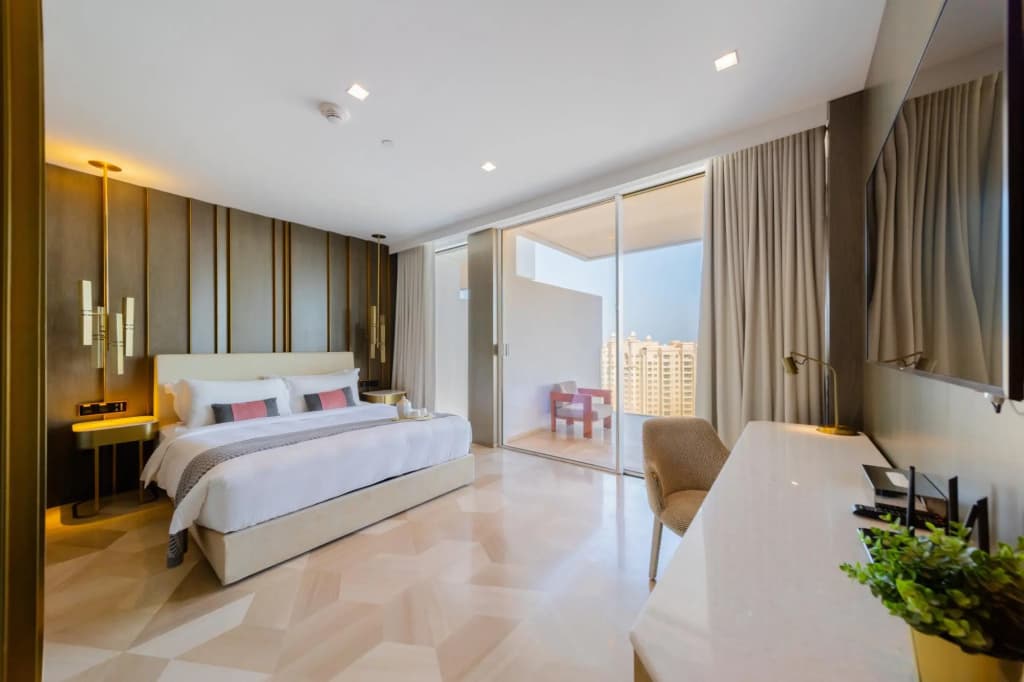 DXB - Five - 41506 - PJ - photo 5