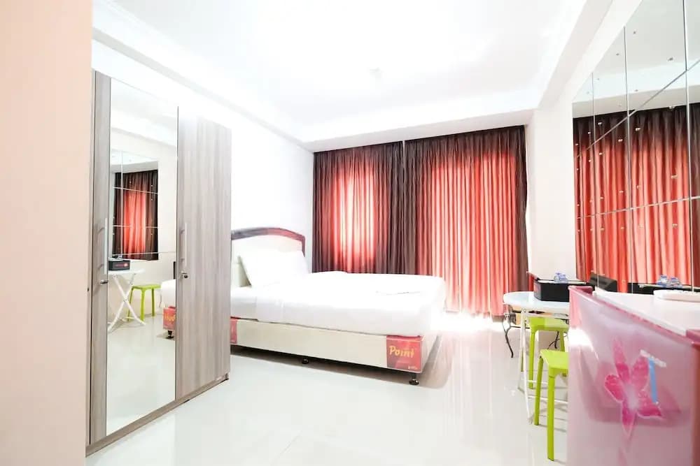 Studio Signature Park Grande Apartment Near MT Haryono dan Kuningan - photo 2