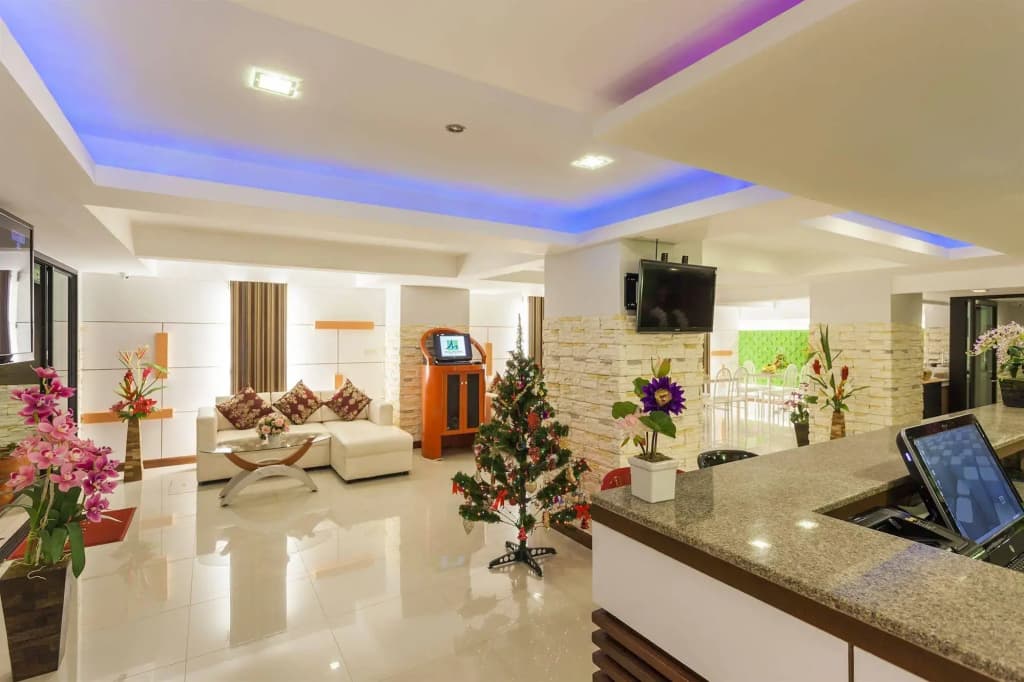 Patong Max Value Hotel - photo 1