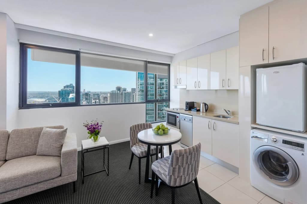 Meriton Suites Kent Street, Sydney - photo 18