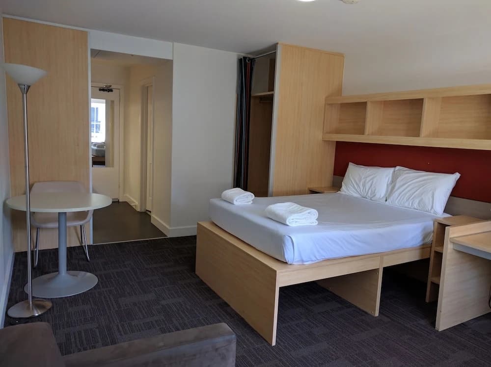 dwell Village Melbourne City - photo 3
