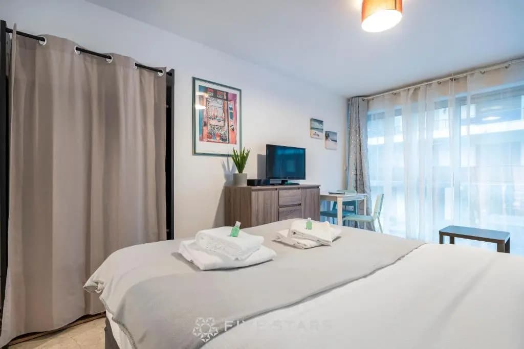 Studio Massenet Five Stars Holiday House - photo 2