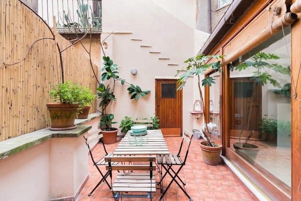 Portico d'Ottavia with terrace - main photo