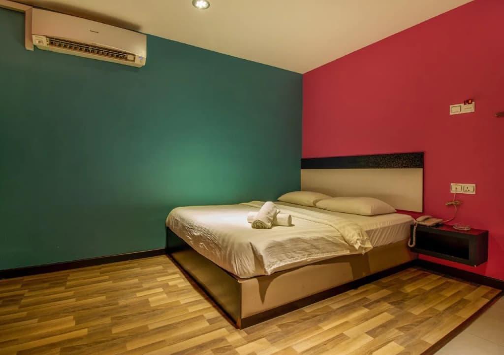 e Hotel - photo 4