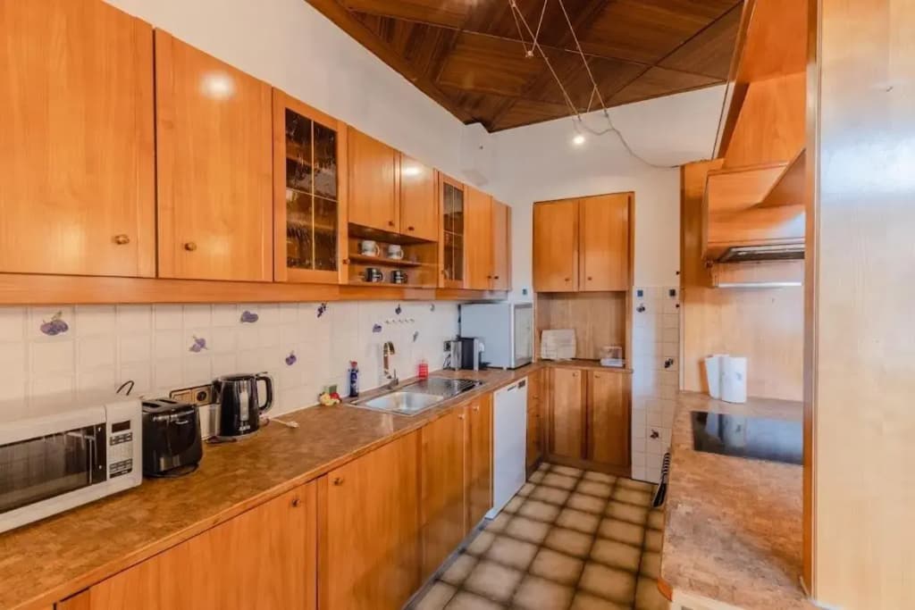 Rustic Apartment with 4 bedrooms Top 9 - photo 1
