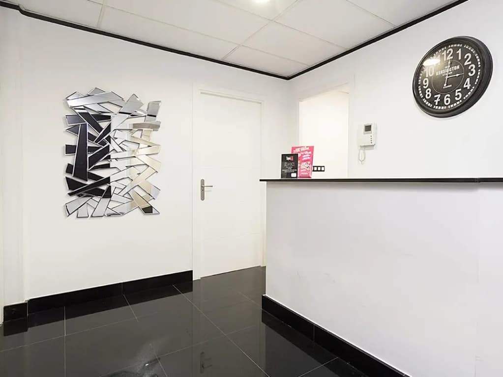 Hostal Gran Via 63 Rooms - photo 11