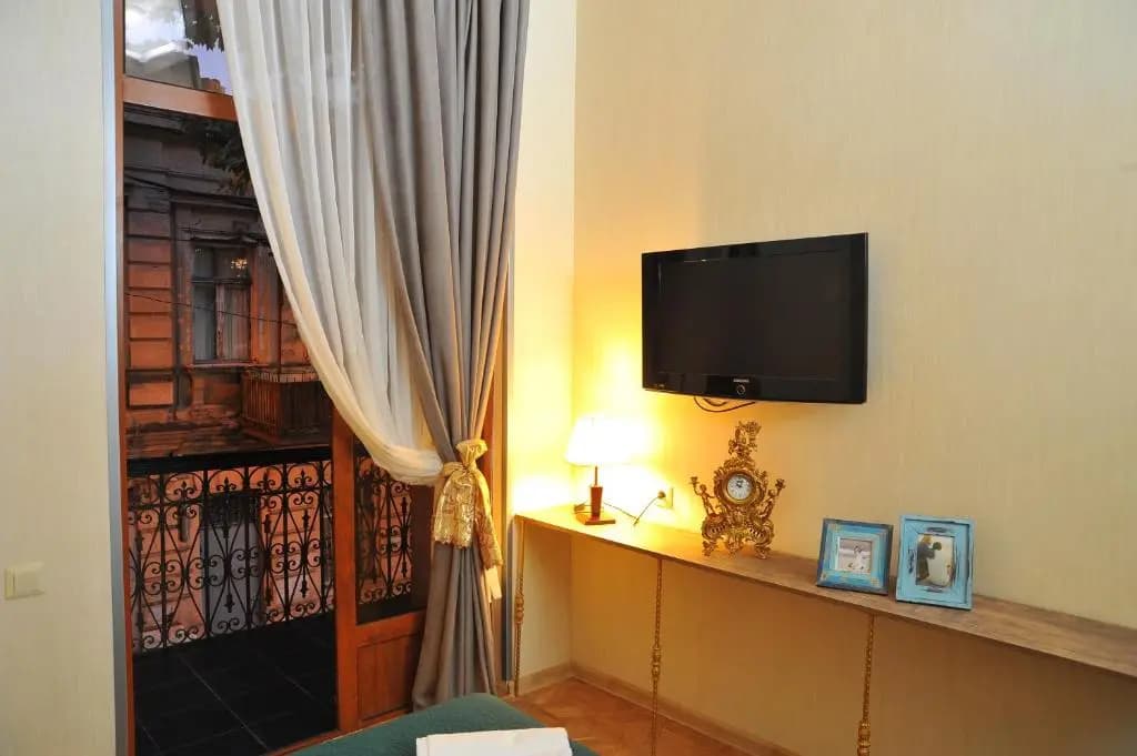 Brickwall Tbilisi Hotel - photo 3