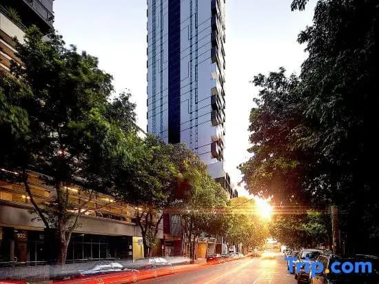 Mega Style Apartments The International - photo 15