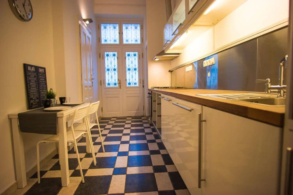 Budapest Heart Apartment - photo 12