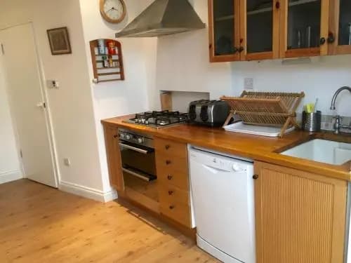 Edencourt Apartment - photo 10