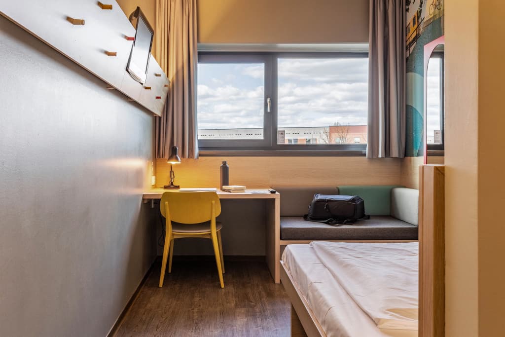 Meininger Hotel Berlin Flughafen - photo 47