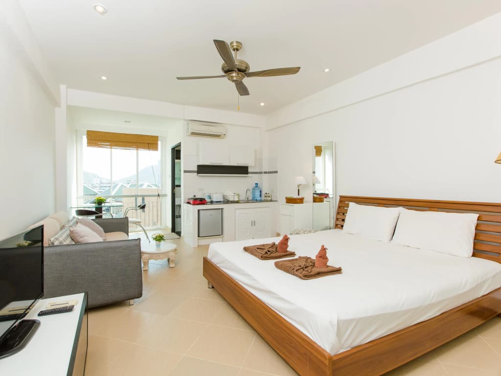 Patong Studio Apartments - photo 2
