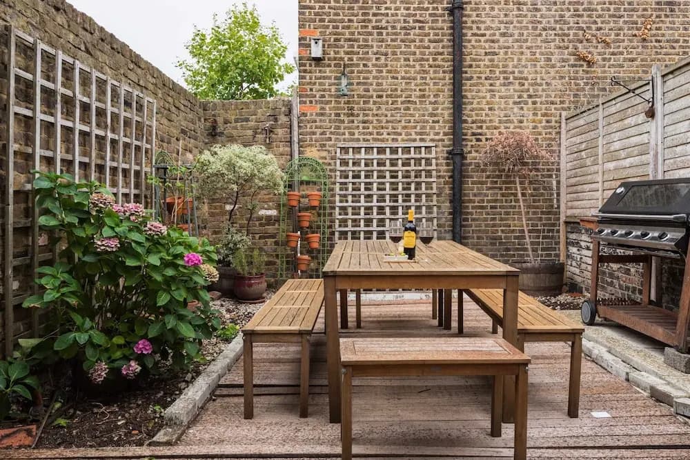 Charming Golborne Escape - photo 16