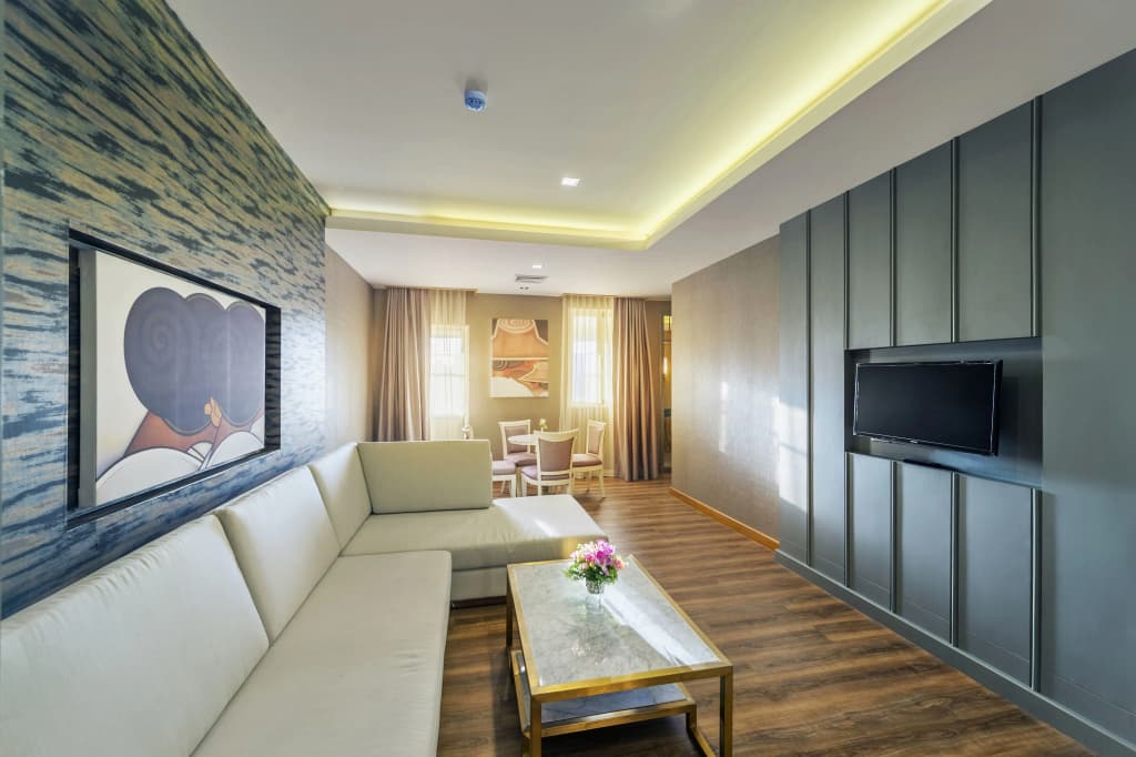 Royal Rattanakosin Hotel - photo 27