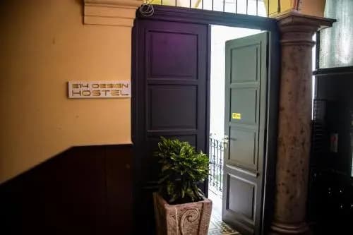 E14 Design Hostel - photo 11