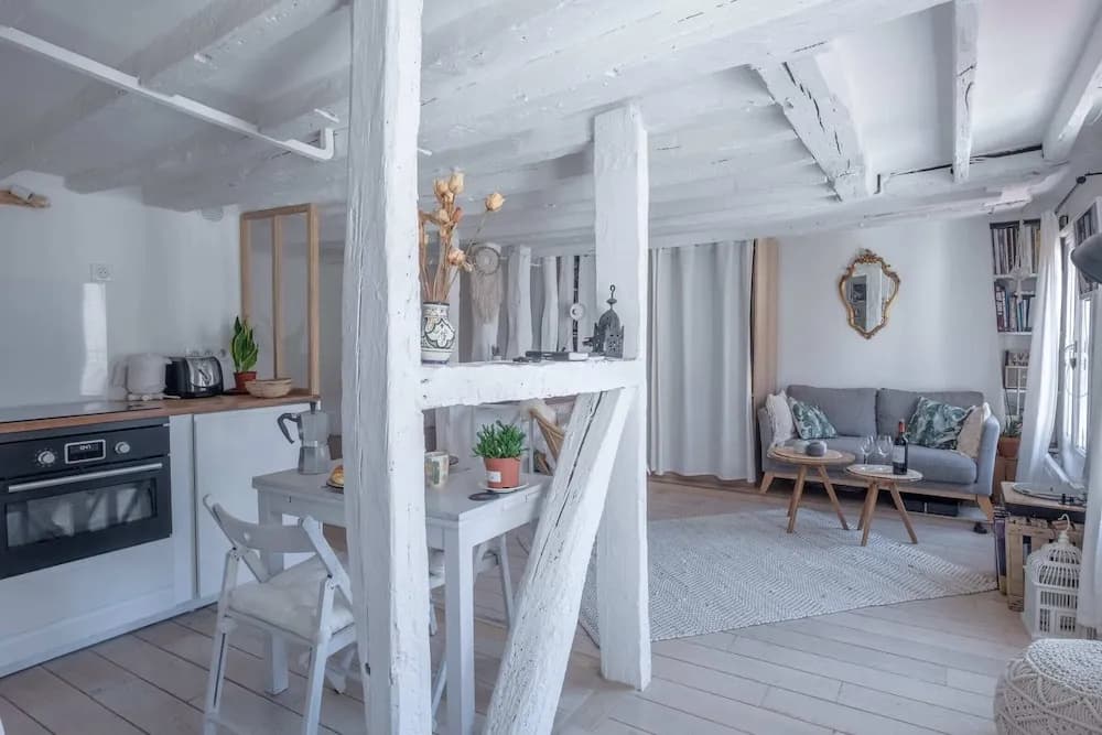 Stylish Apartment for 2 in the Heart of Paris - photo 3