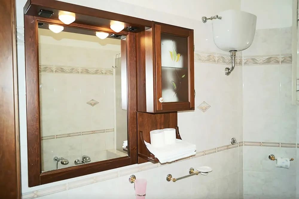 Caterina Embassy Apartment - photo 8
