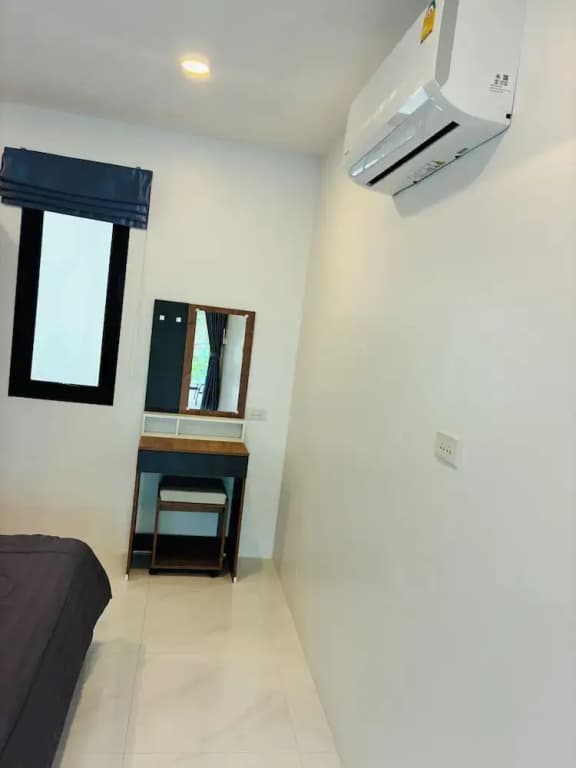 Hillside Haven-Luxury Room - photo 5