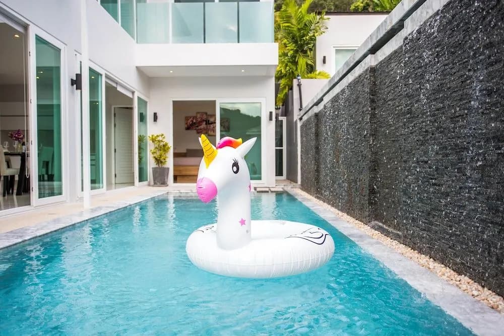 Elegant Designer 4BR Pool Villa Skylight - photo 10