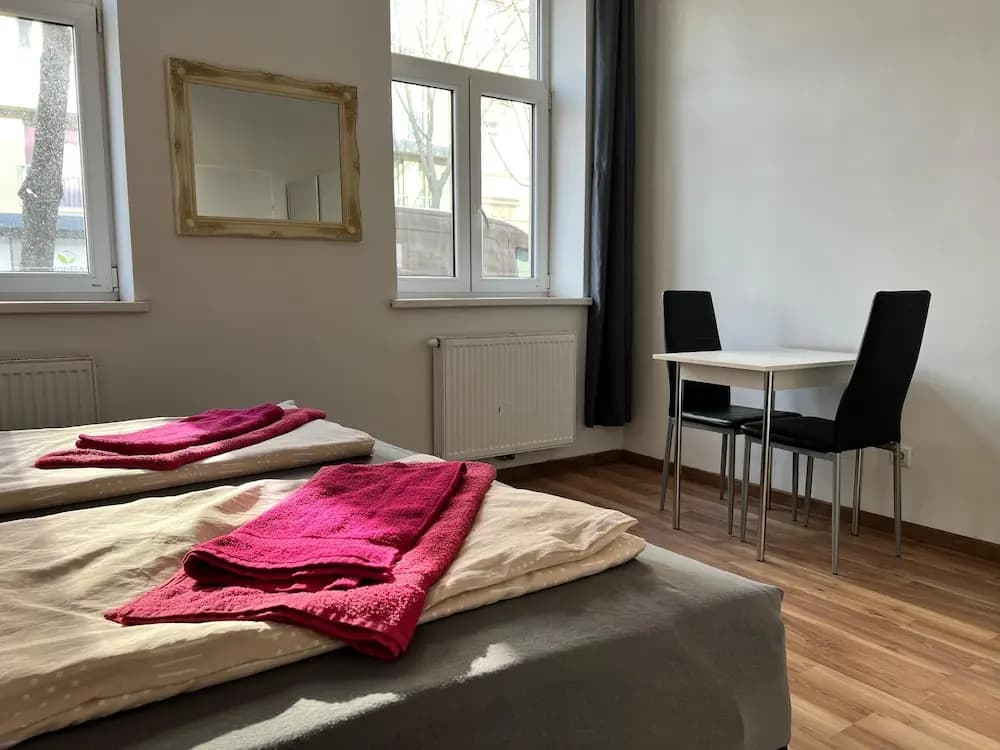 Cozy 3BR shared Apt. Wien Simmering - photo 2