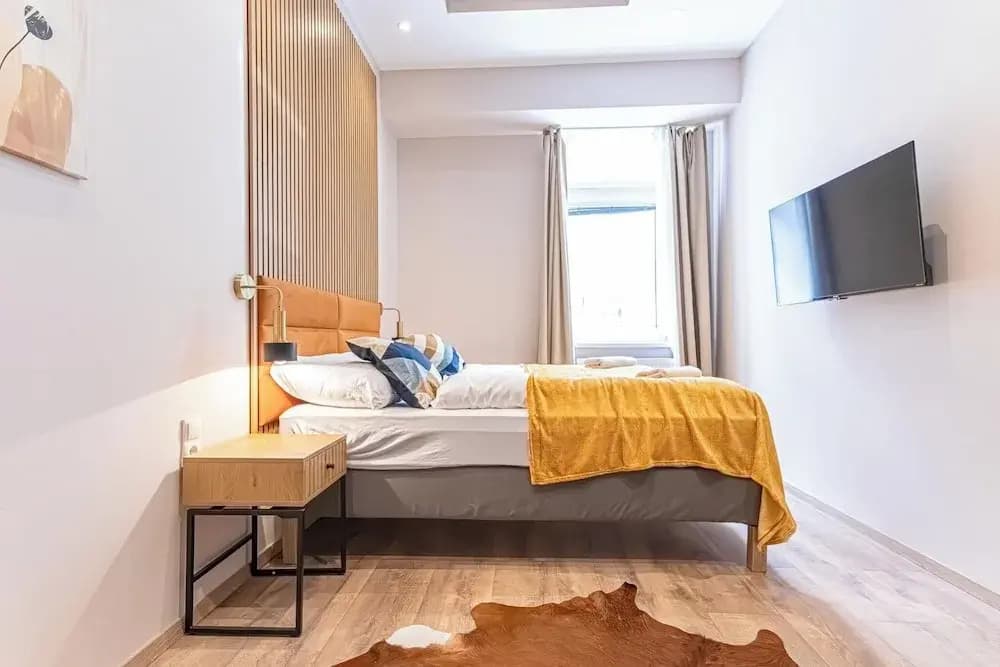 4BR Apt. for Groups 6-Min to Stadthalle - photo 5