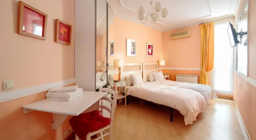 Hostal Adriano - photo 4