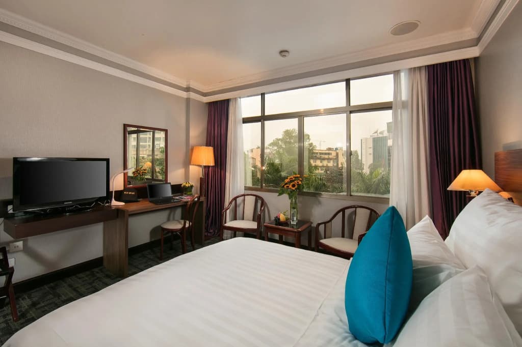 Lake Side Hotel - photo 3
