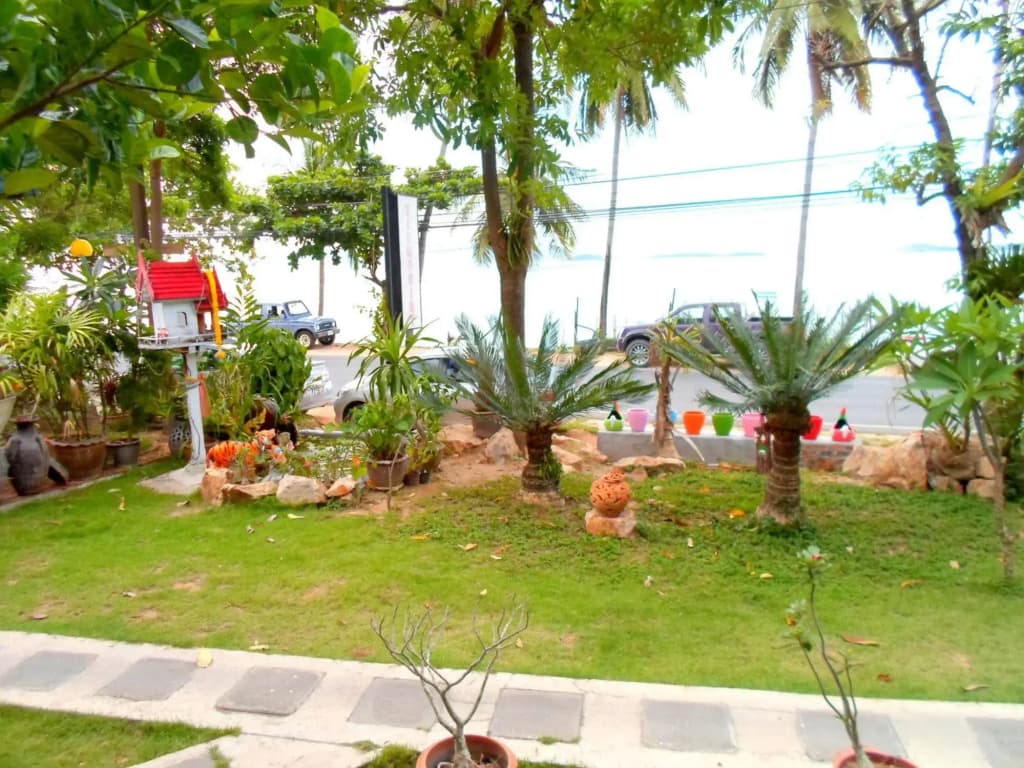 Bangrak Bungalow - photo 6