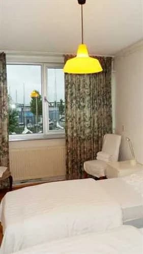 Ijplein Bed and Breakfast - photo 5