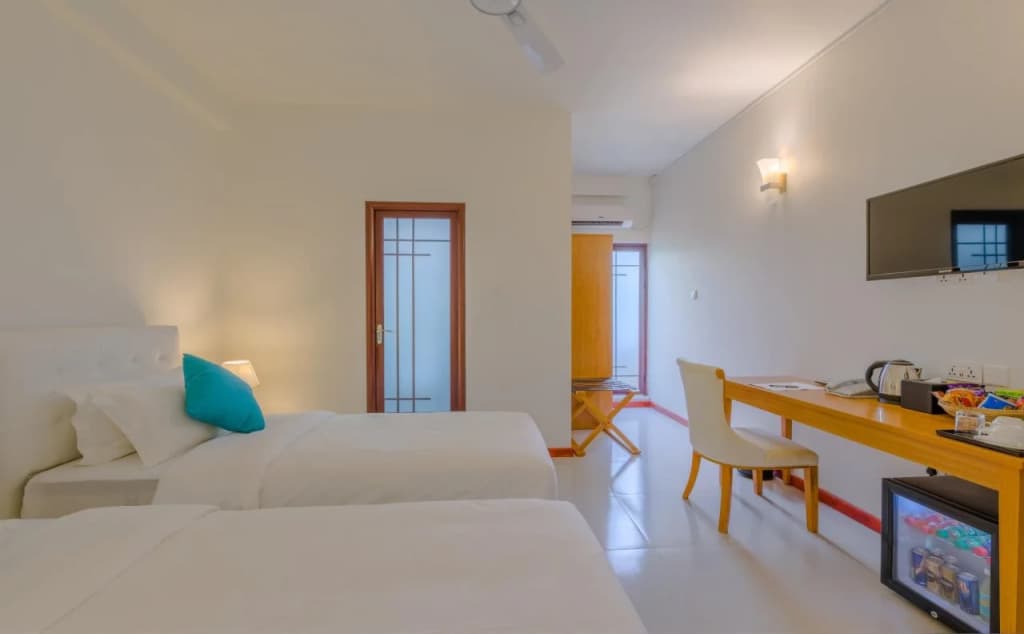 White Sand Dhigurah Hotel - photo 3