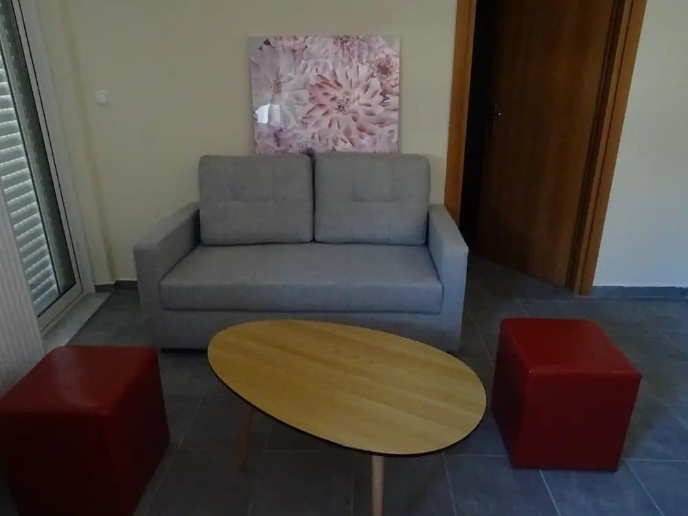 Modern Renovated Apartment 1 - photo 9