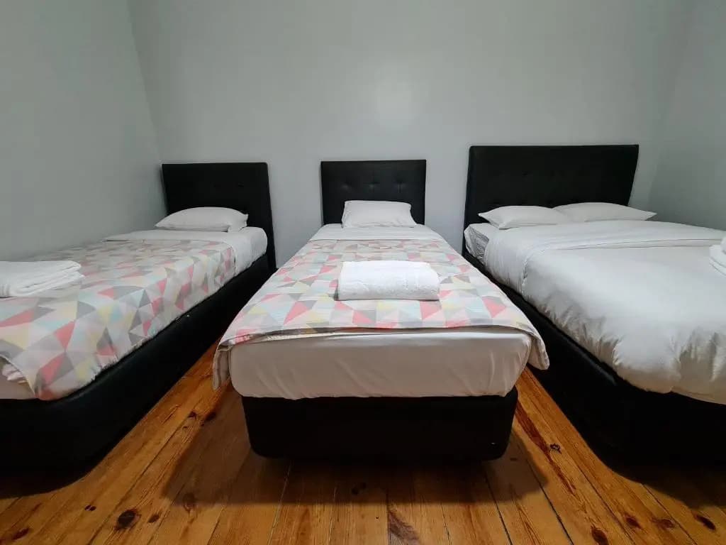 Shangrila Hostel Anjos - photo 3
