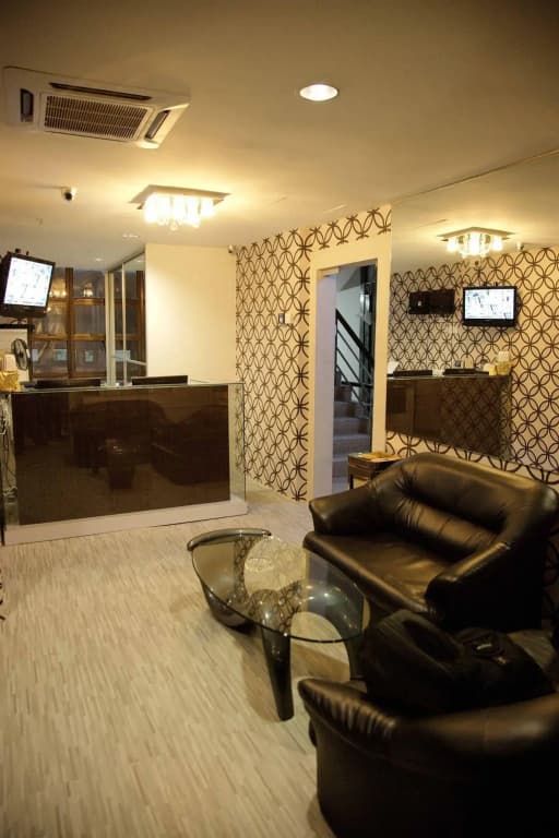 Victory 2 Boutique Hotel - photo 2