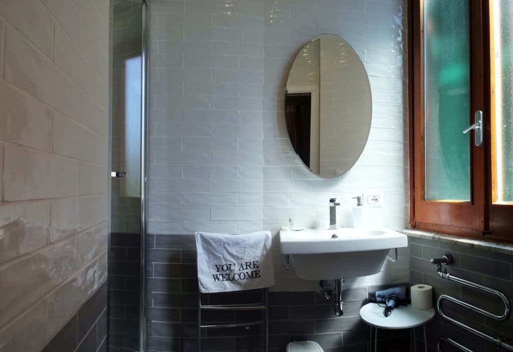 Emi's Guest House - photo 9
