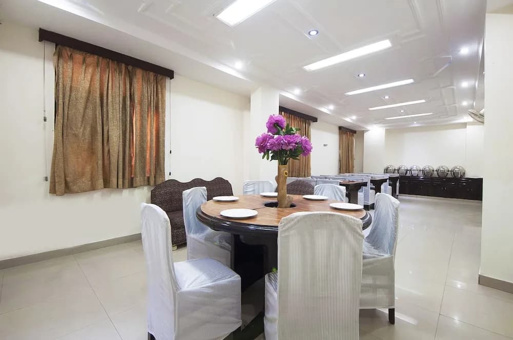 Hotel Delhi Darbar - photo 18