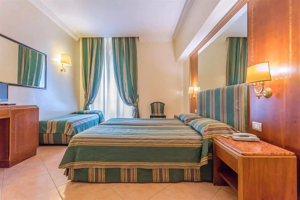 Raeli Hotel Lux - photo 11