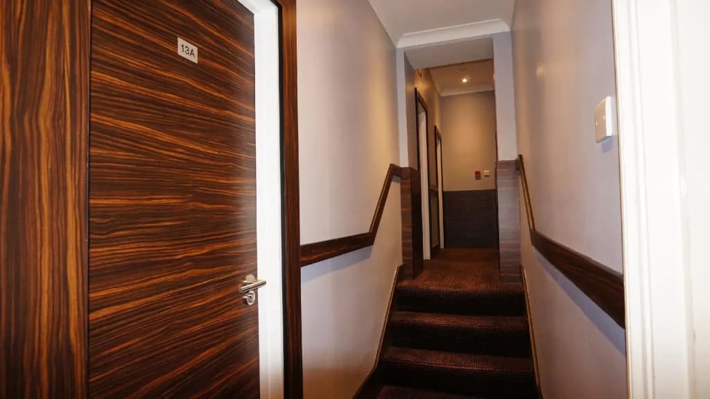 Crestfield Hotel - photo 13