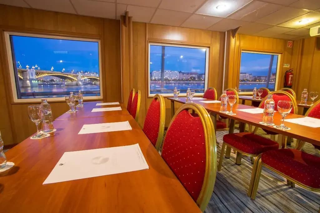 Grand Jules Boat Hotel Budapest - photo 26