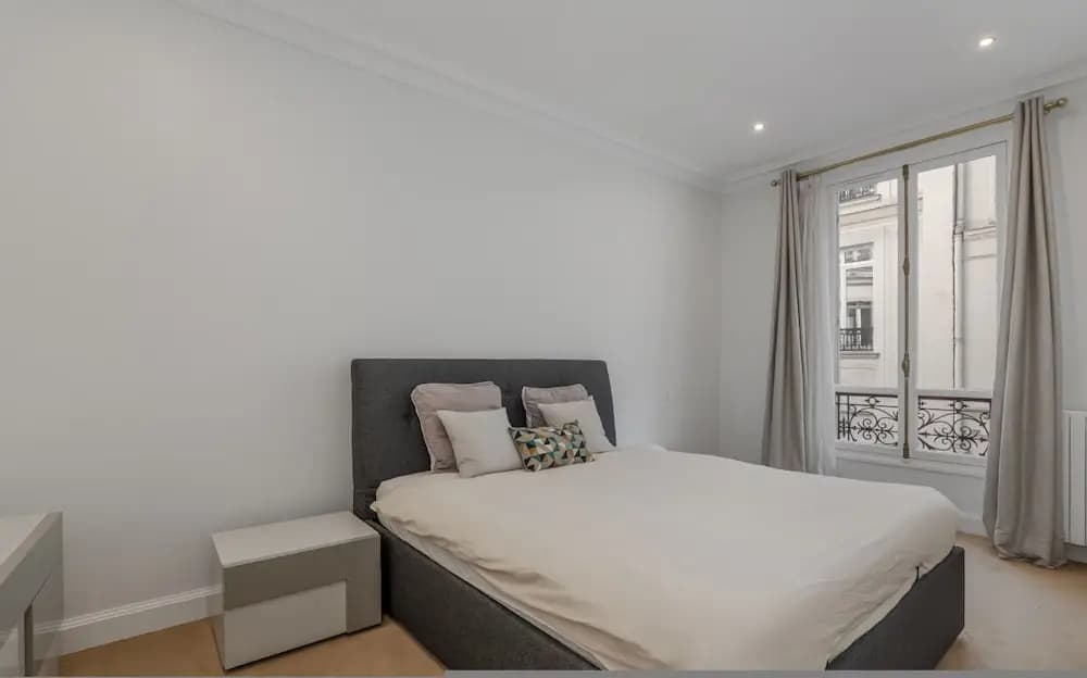 Luxury 5 Bed Residence - Opposite Arc de Triomphe - photo 4