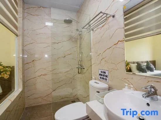 Ruby Ha Long 8 Hotel - photo 2