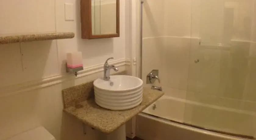 Venice Beach Hostel - photo 6