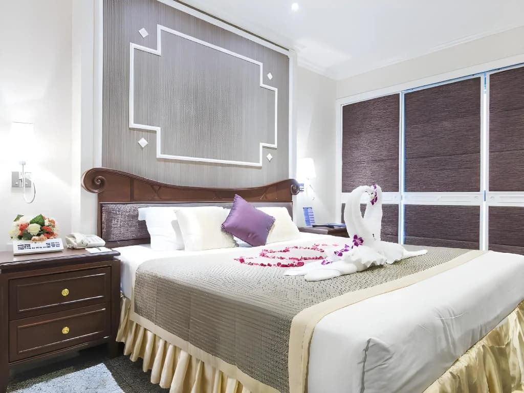 Majestic Suites - photo 26