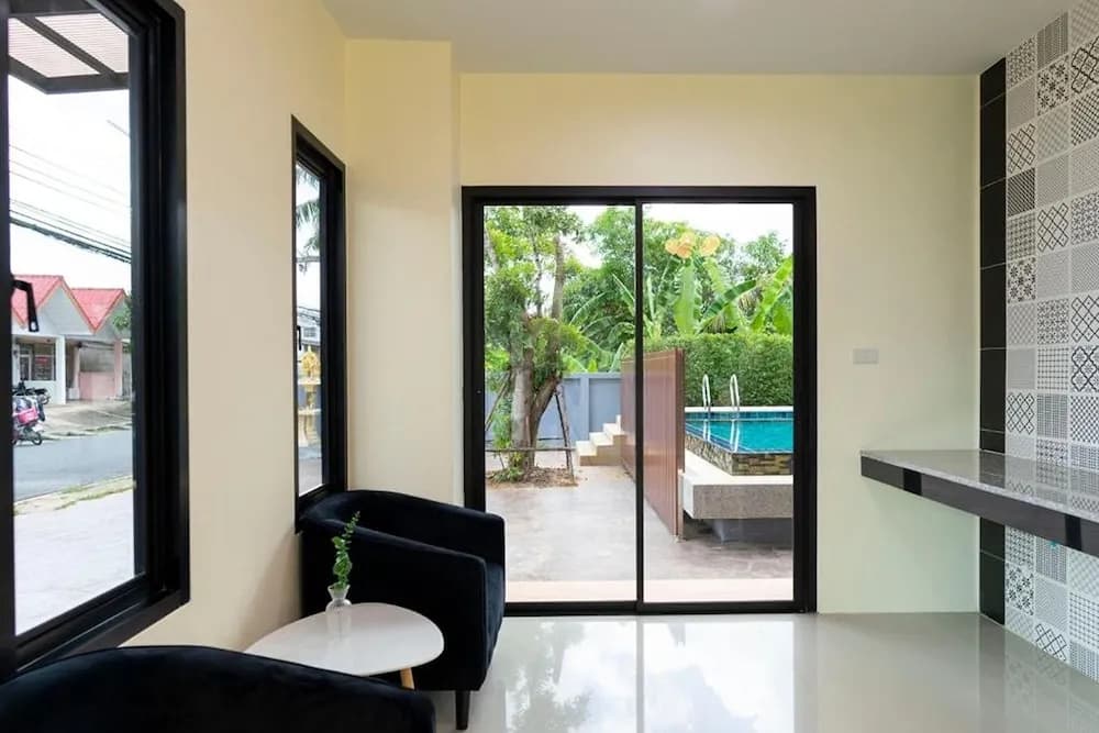 Thip Thip Hotel - photo 8
