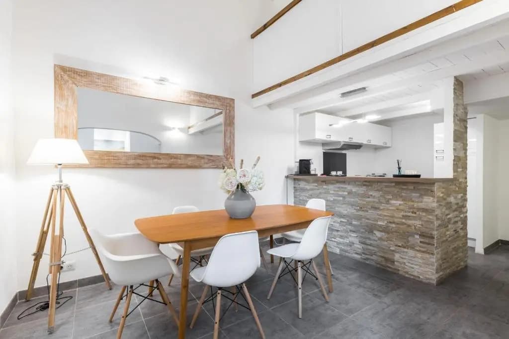 Duplex in Rue de la Préfecture Old Town 2 Bdrs - photo 5