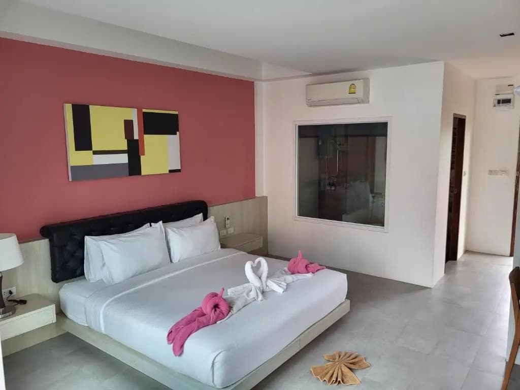Pinky Hotel by Kanchana - photo 3