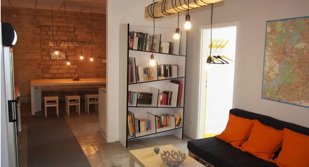 Box61 Art Concept Flat - main photo