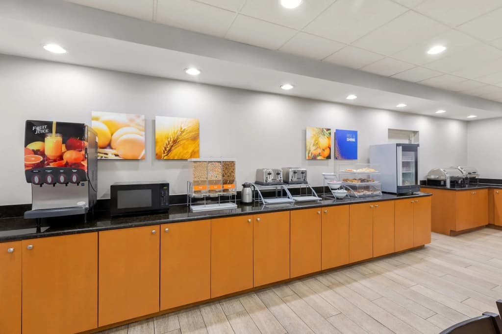 Comfort Suites Near Universal Orlando Resort - photo 28
