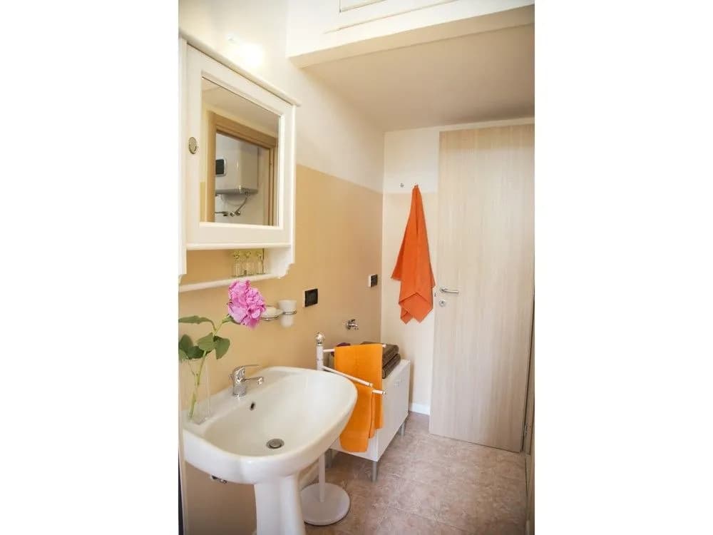 Station Apartment - photo 15