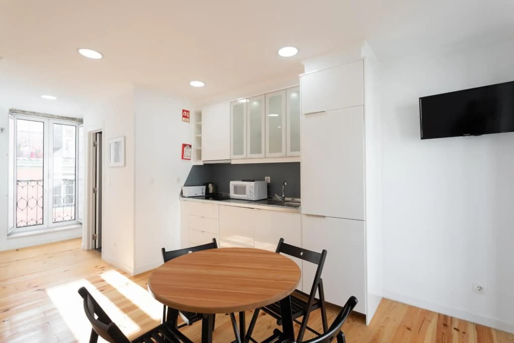 FLH Mouraria Charming Flat III - photo 12