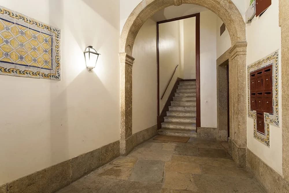 ALTIDO Elegant 3BR Apt w/workspace in Chiado - photo 12